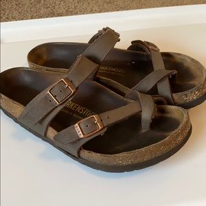 BROWN BIRKENSTOCKS